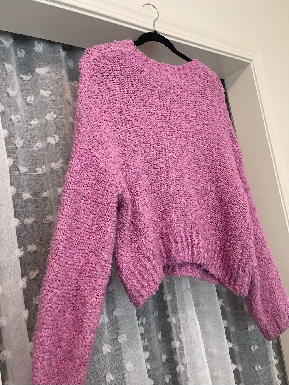 🩷Women's Bubblegum Pink Crewneck Textured Knit Sweater - Picture 3 of 4